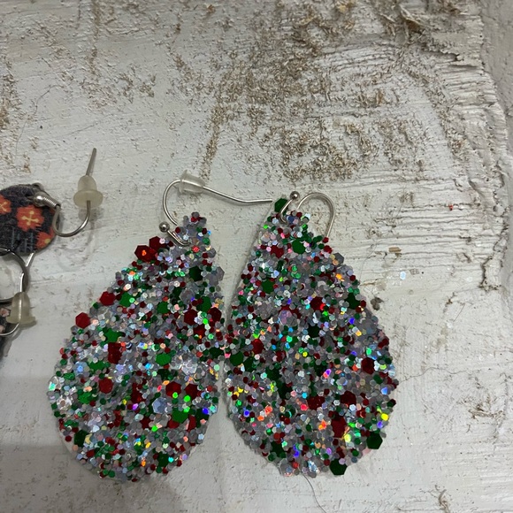Floral and Glitter Earring Set - Picture 4 of 4